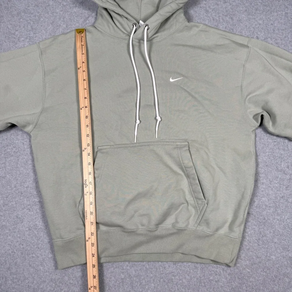 Nike solo swoosh